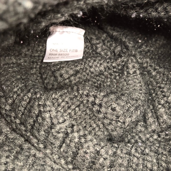 Classic C.C. Beanie Cable Knit Dark Grey OS - Picture 4 of 4